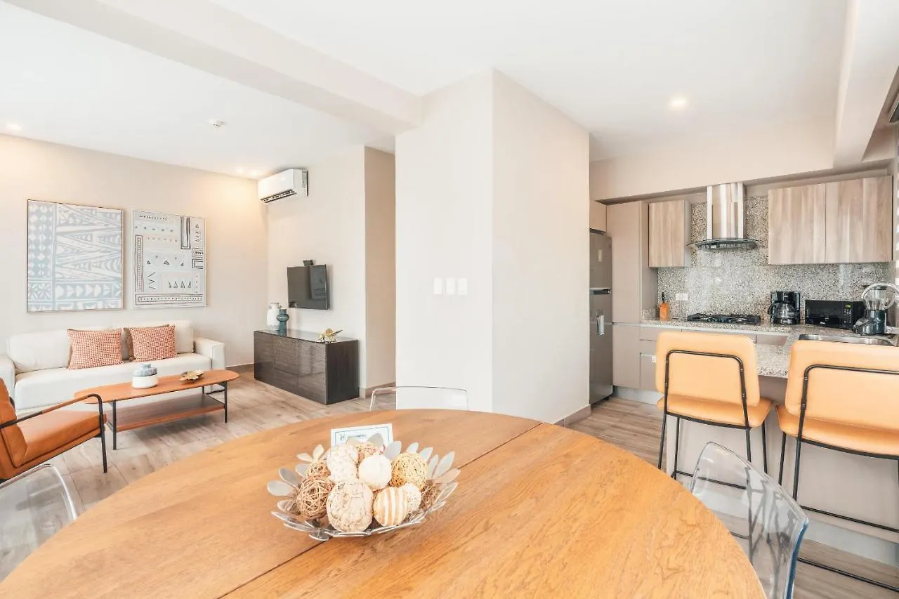 Fully Serviced Apartment At Regatta Living II - 302 Santo Domingo