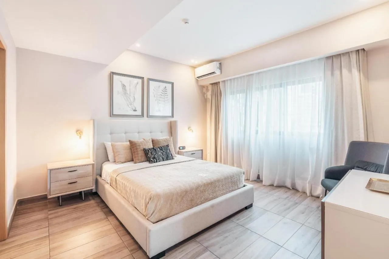 Fully Serviced Apartment At Regatta Living II - 302 Santo Domingo