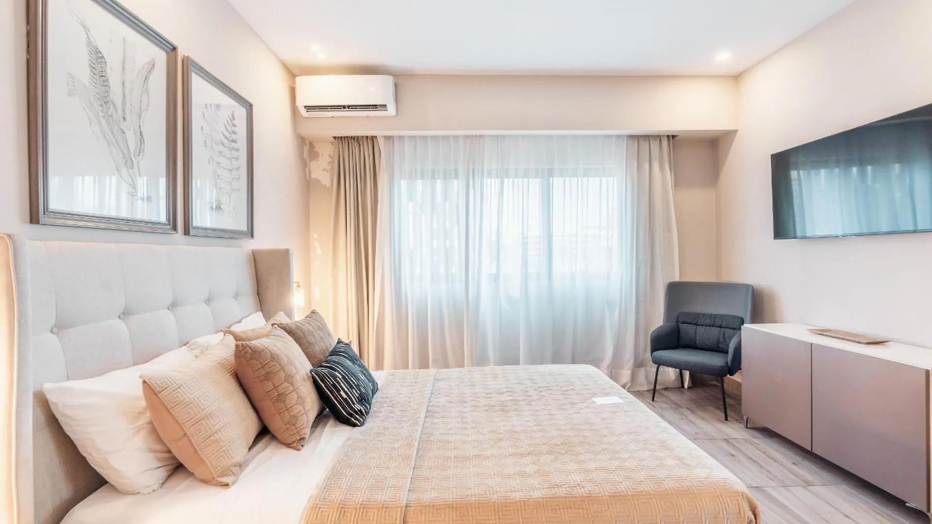 Fully Serviced Apartment At Regatta Living II - 302 Santo Domingo