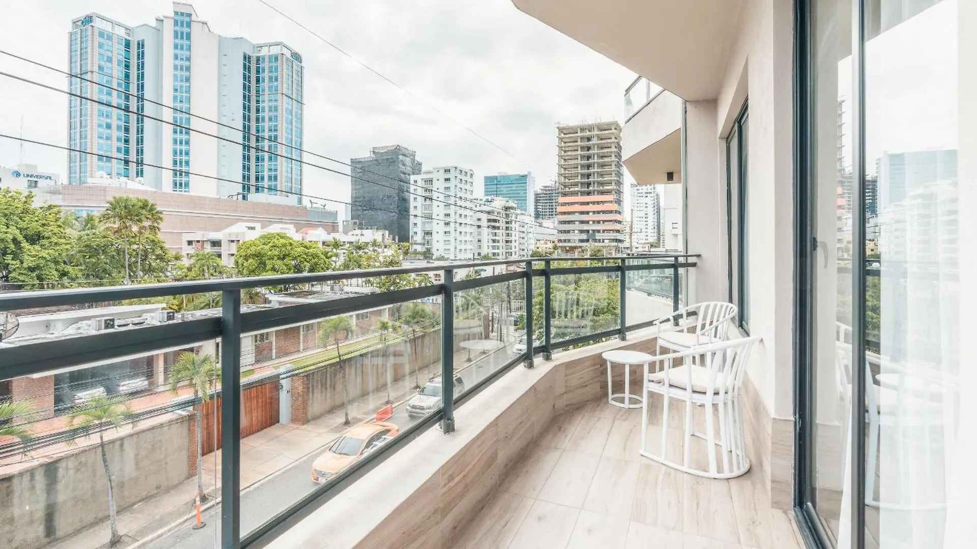 Fully Serviced Apartment At Regatta Living II - 302 Santo Domingo