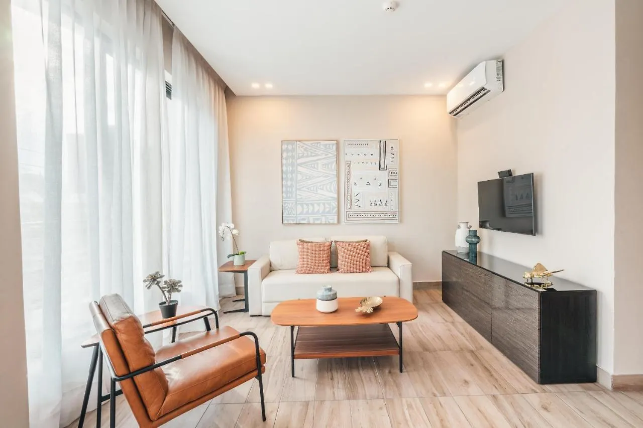 Fully Serviced Apartment At Regatta Living II - 302 サントドミンゴ